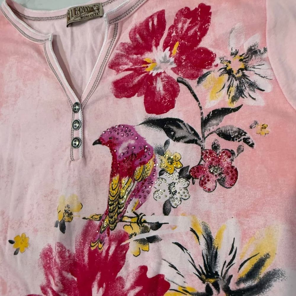 Y2K Blue Canyon Henley Top Women’s 1X Pink Floral Bird Print Rhinestone V Neck - Picture 3 of 6